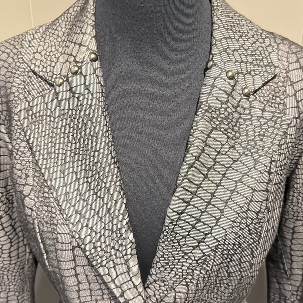 Isabel gray/black metallic croc print studs pleated peplum lined jacket. Small - Picture 2 of 8